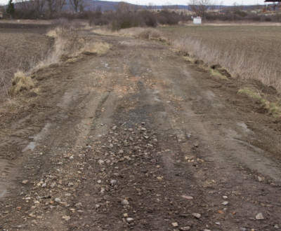 Cesta okolo prefy a cez tra na trkovisko - upraven 20.2.2020